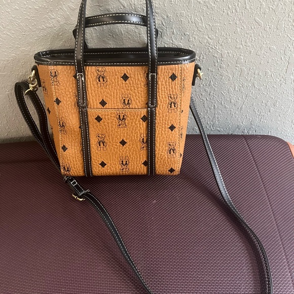 TTWN BEAR BAG - Picture 6 of 6